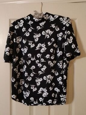 Ann Taylor Black & White Floral Short Sleeve Top